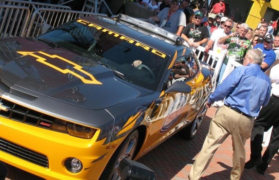  Chevrolet Camaro Daytona 500 Pace Car 2009 года  (фото 10 из 18)